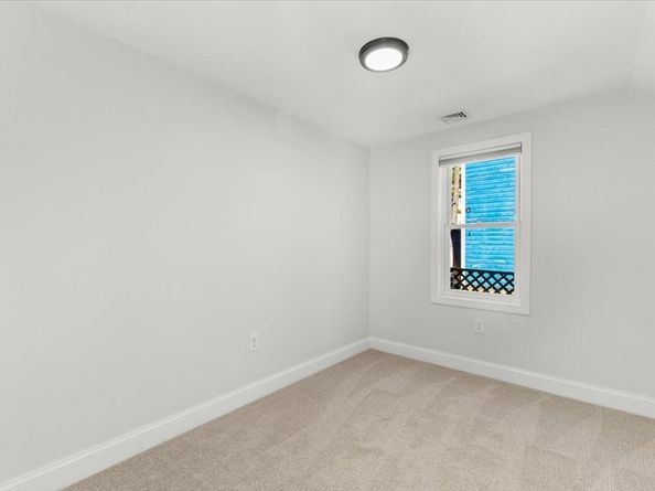 8 Charles St, Wareham MA 02571