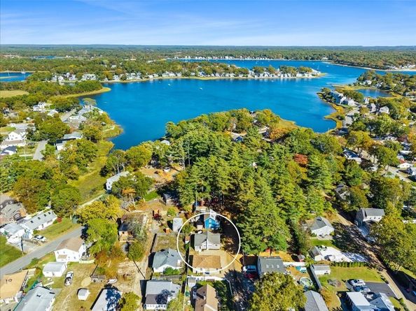 8 Charles St, Wareham MA 02571