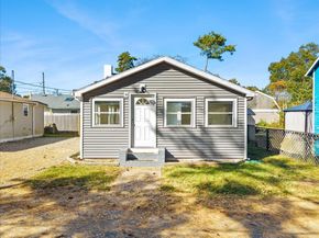 8 Charles St, Wareham MA 02571