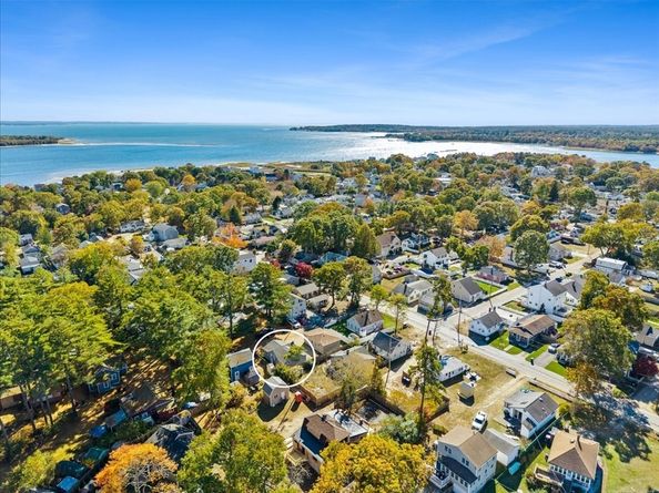 8 Charles St, Wareham MA 02571