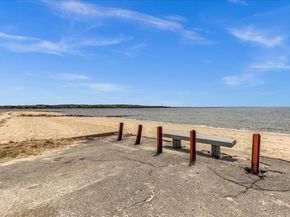 8 Charles St, Wareham MA 02571