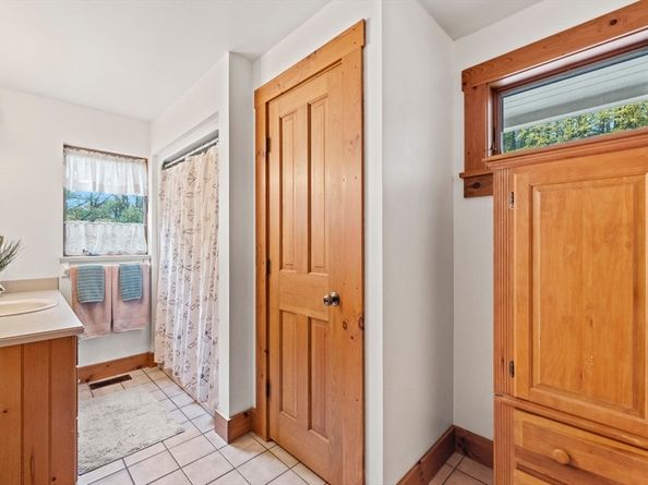 717 Tipton Rock Road, Southbridge MA 01550