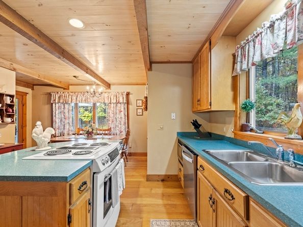 717 Tipton Rock Road, Southbridge MA 01550