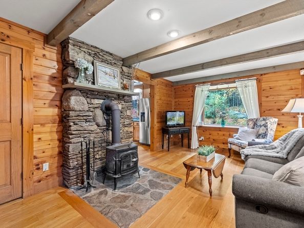 717 Tipton Rock Road, Southbridge MA 01550