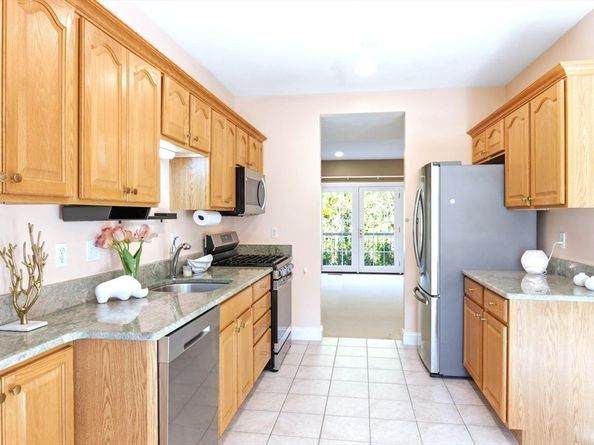 119 Revere St C, Canton MA 02021