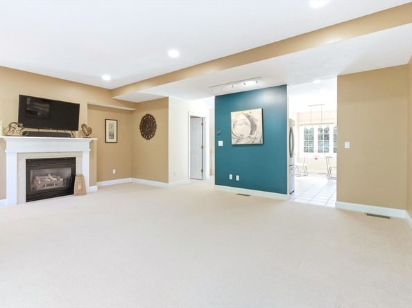 119 Revere St C, Canton MA 02021