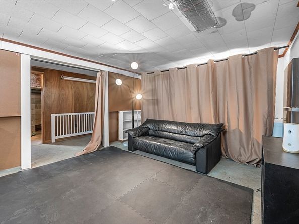 399 Union St, Leominster MA 01453