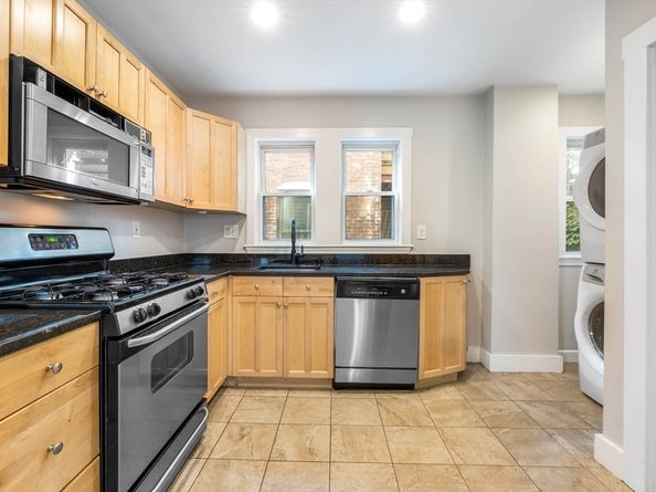 58 Saxton 2, Boston MA 02125