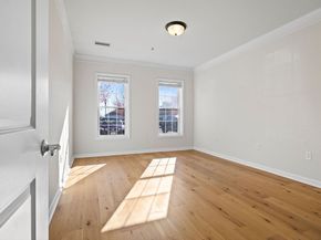 170 Clocktower Dr 5103, Waltham MA 02452