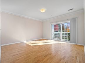 170 Clocktower Dr 5103, Waltham MA 02452