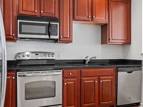 170 Clocktower Dr 5103, Waltham MA 02452