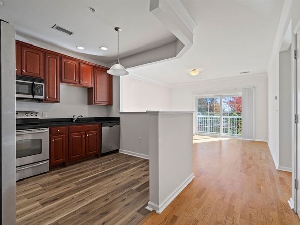 170 Clocktower Dr 5103, Waltham MA 02452