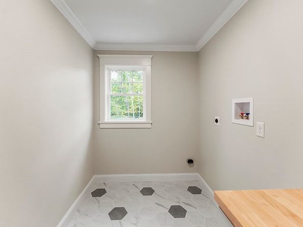 62 Larchmont Ln, Hanover MA 02339