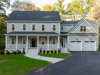 62 Larchmont Ln