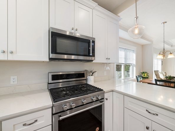 23 Stonebrook 11, Southborough MA 01772