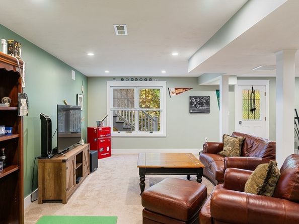 23 Stonebrook 11, Southborough MA 01772