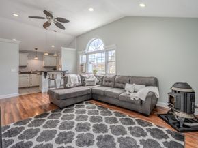 15 Grand St, Wilmington MA 01887