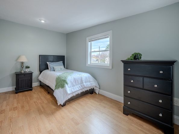 15 Grand St, Wilmington MA 01887