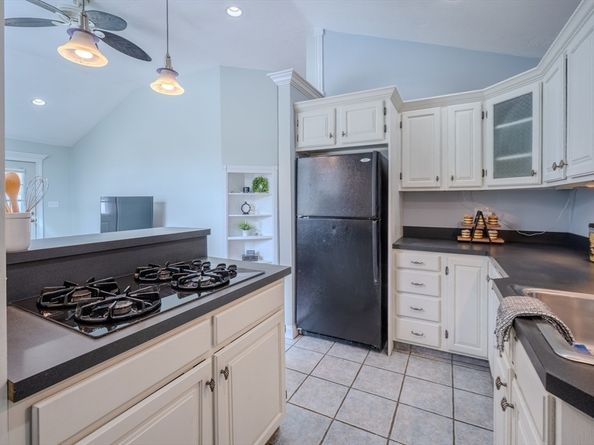 15 Grand St, Wilmington MA 01887