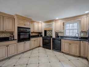 15 Grand St, Wilmington MA 01887