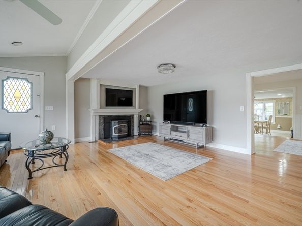 15 Grand St, Wilmington MA 01887
