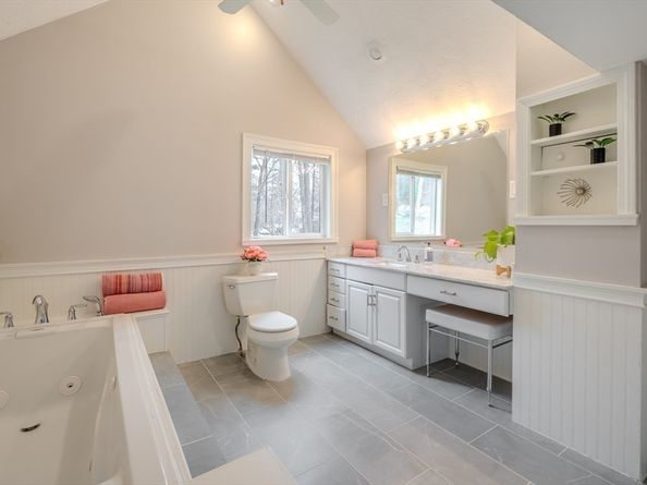 15 Grand St, Wilmington MA 01887