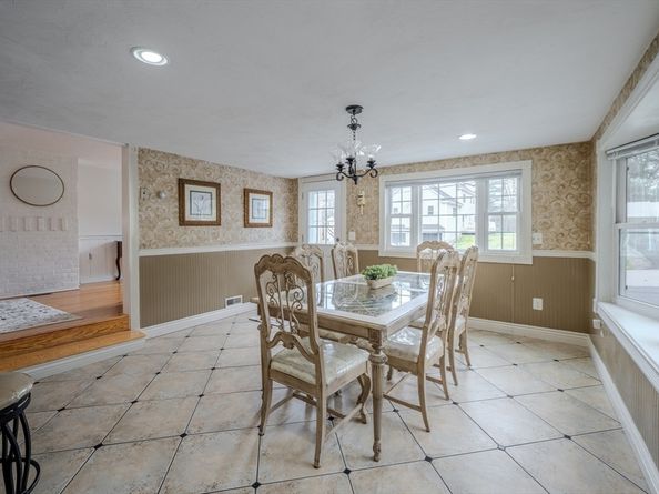15 Grand St, Wilmington MA 01887