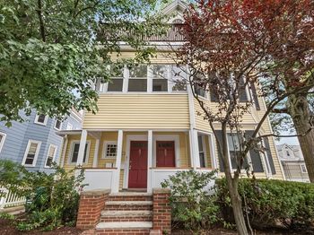 87 Holworthy St