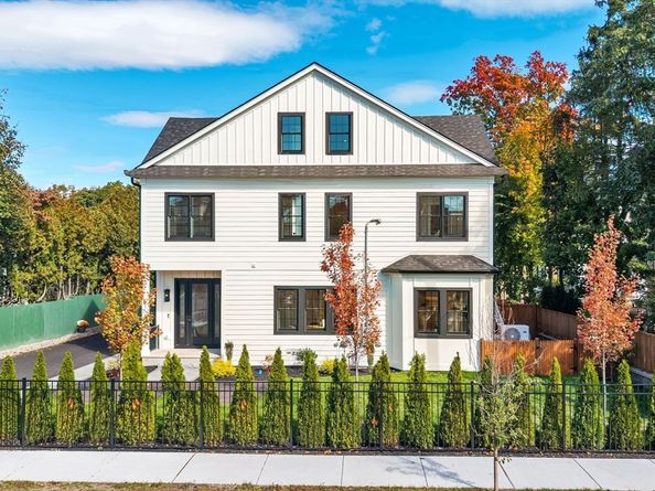 286 Nevada 286, Newton MA 02460