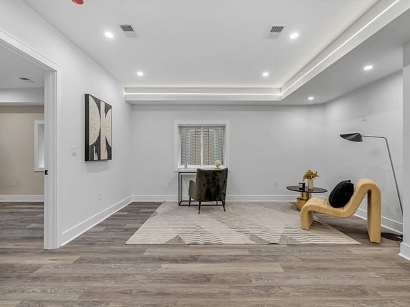 286 Nevada 286, Newton MA 02460