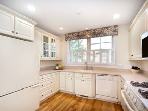6 State Park Rd 2, Hull MA 02045