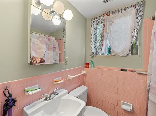 320 Elm St, Southbridge MA 01550