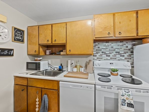 320 Elm St, Southbridge MA 01550
