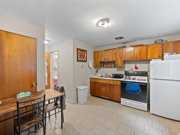 320 Elm St, Southbridge MA 01550