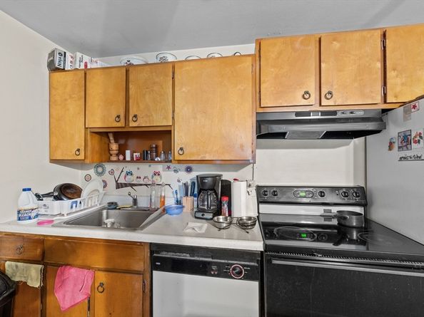 320 Elm St, Southbridge MA 01550