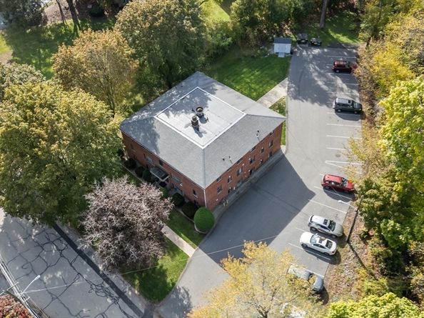 320 Elm St, Southbridge MA 01550