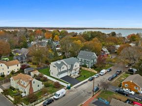 26 Beacon Ave, Newburyport MA 01950