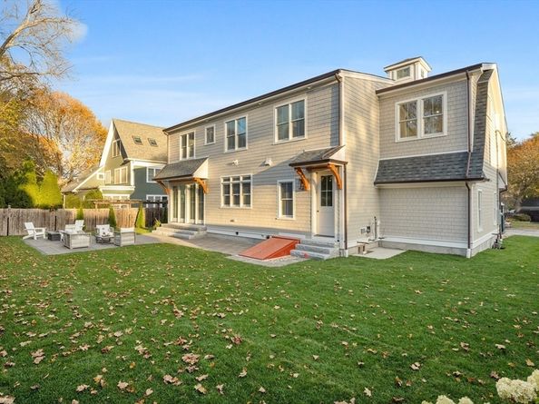 26 Beacon Ave, Newburyport MA 01950