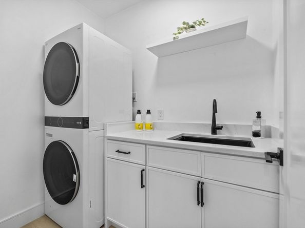 26 Beacon Ave, Newburyport MA 01950