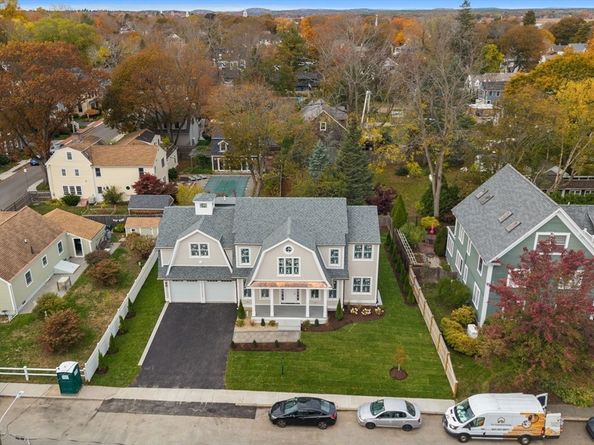 26 Beacon Ave, Newburyport MA 01950