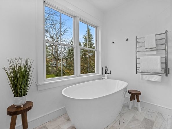 26 Beacon Ave, Newburyport MA 01950