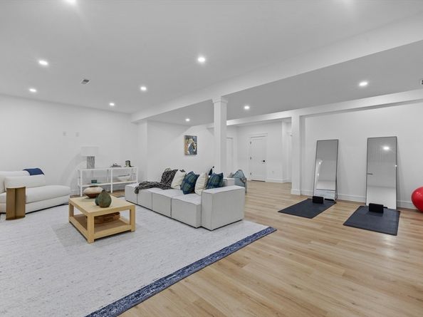 26 Beacon Ave, Newburyport MA 01950