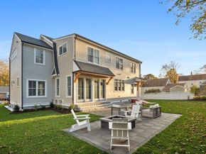 26 Beacon Ave, Newburyport MA 01950