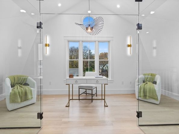 26 Beacon Ave, Newburyport MA 01950