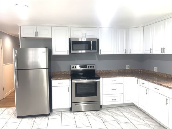 160 7th St, Leominster MA 01453