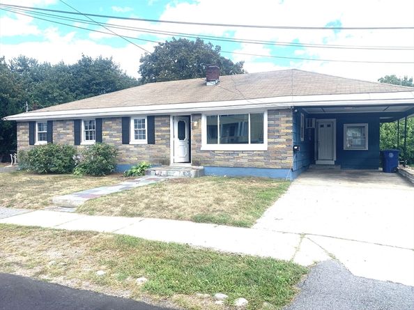 160 7th St, Leominster MA 01453