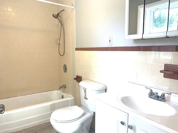 160 7th St, Leominster MA 01453