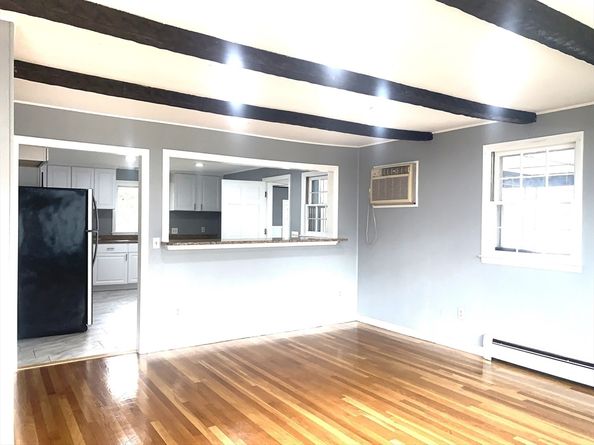 160 7th St, Leominster MA 01453