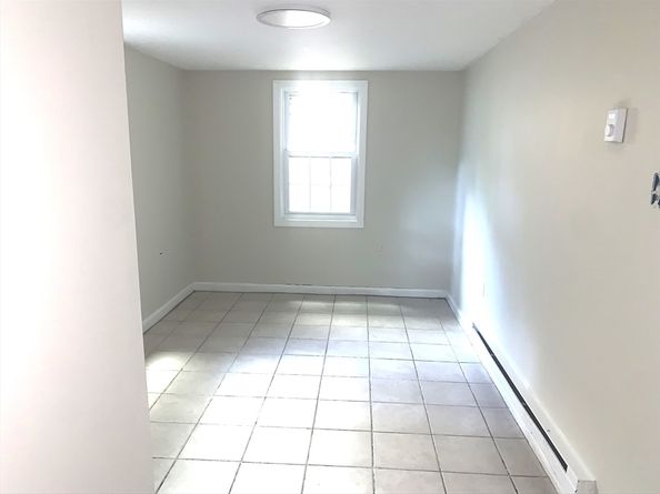 160 7th St, Leominster MA 01453