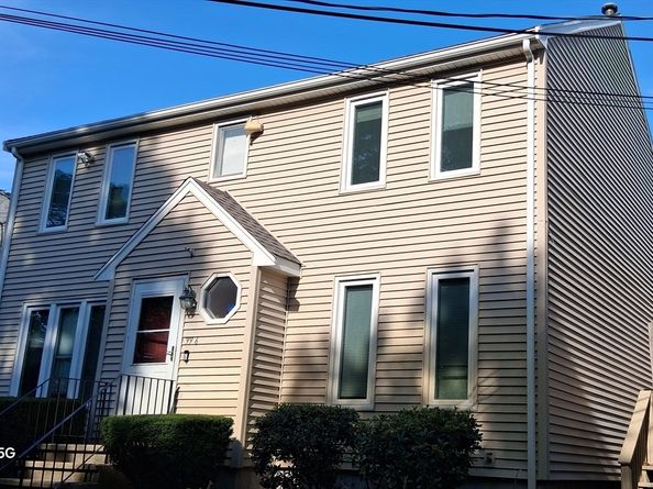 99 Tribou 6, Brockton MA 02301